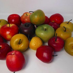 Realistic Artificial Decorative Faux Fake Apples High Quality Home Décor 21 pcs.